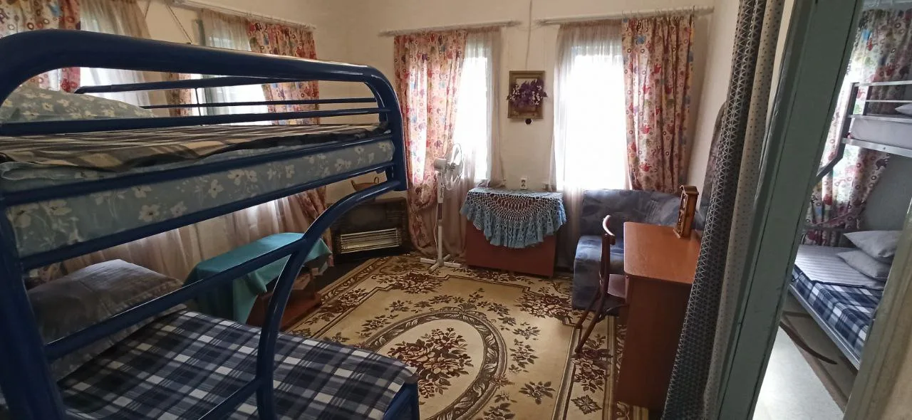 Комната внутри домика